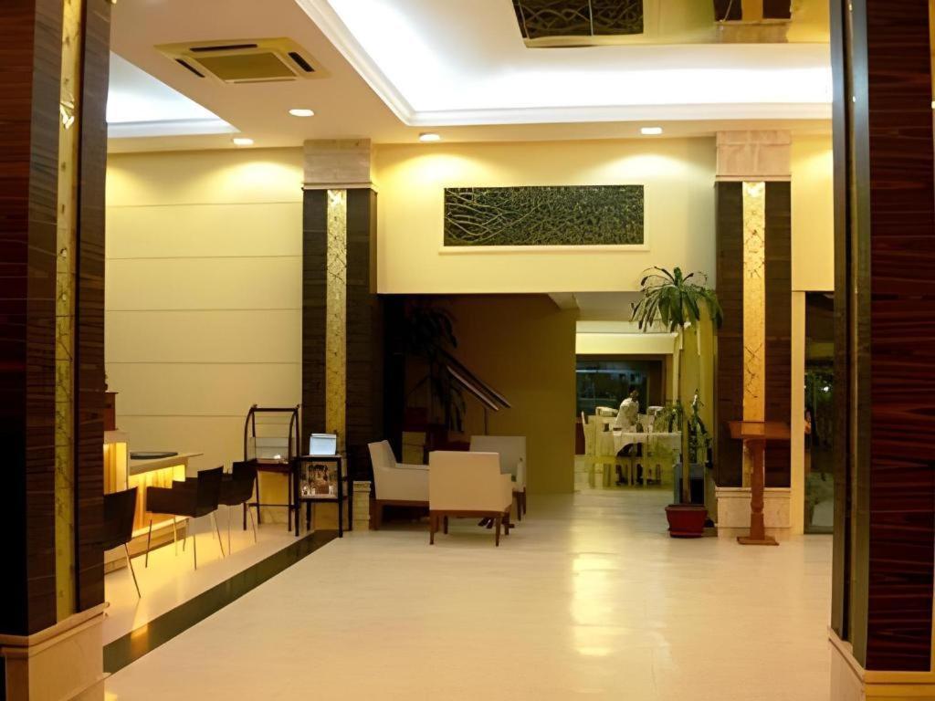 Casa Boutique Hotel Phnom-Penh Buitenkant foto