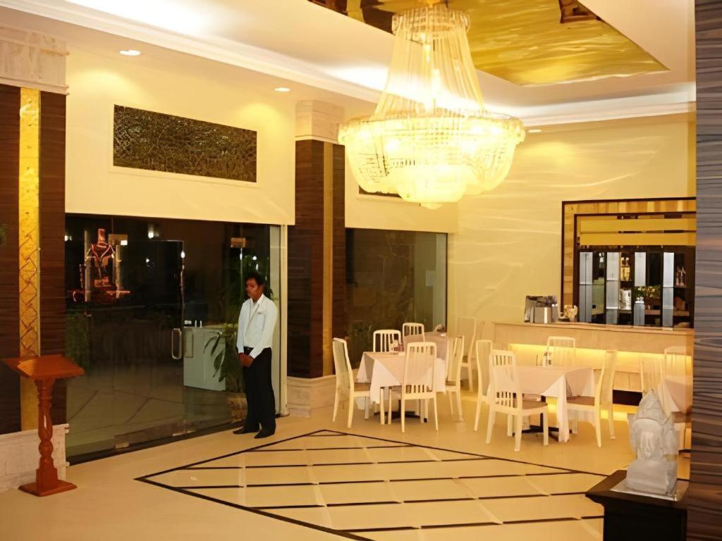 Casa Boutique Hotel Phnom-Penh Buitenkant foto