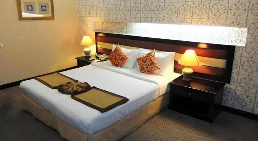 Casa Boutique Hotel Phnom-Penh Buitenkant foto