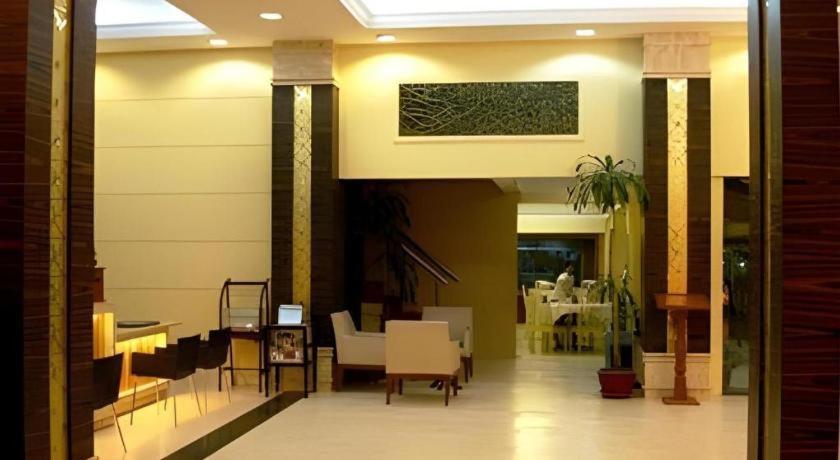 Casa Boutique Hotel Phnom-Penh Buitenkant foto
